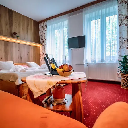Wellness Penzion Zora Family Tatranská Lomnica Exterior photo